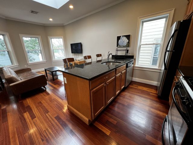 10 Bristol St. 3, Cambridge, MA 02141