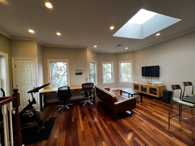 10 Bristol St. 3, Cambridge, MA 02141
