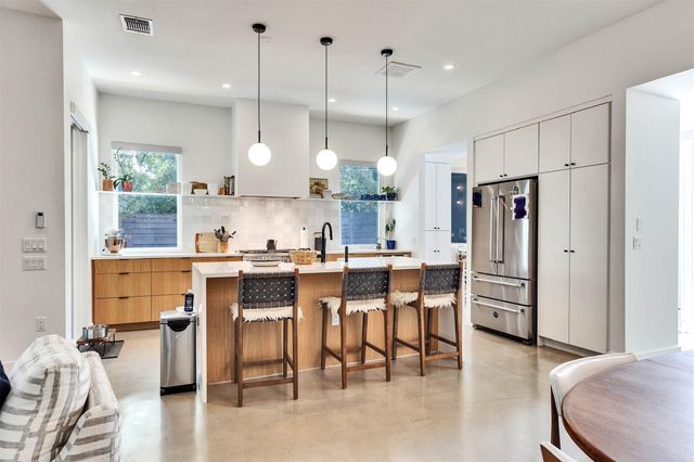 506 Powell CIR, Austin, TX 78704