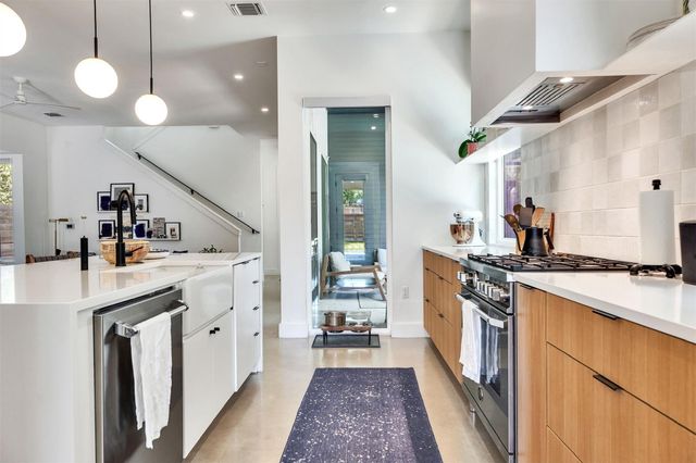 506 Powell CIR, Austin, TX 78704