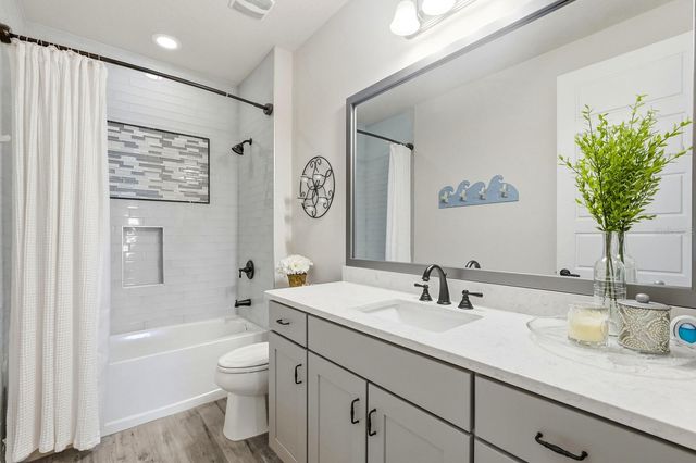 4 SUNRISE CIRCLE, Palm Coast, FL 32137