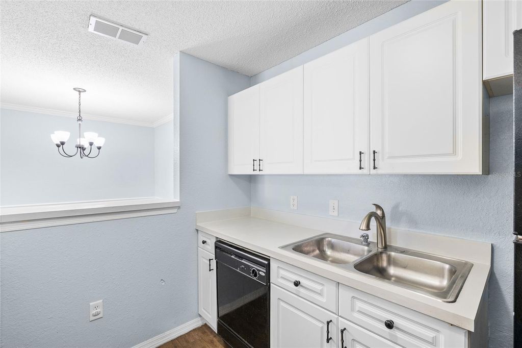 Image 11 of property listing at 18001 RICHMOND PLACE DRIVE 835, Tampa, FL 33647