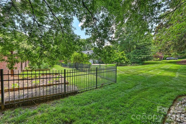 3747 Moorland Drive, Charlotte, NC 28226