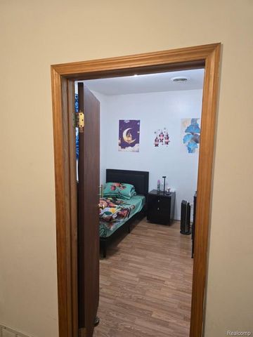 11412 McDougall Street, Hamtramck, MI 48212