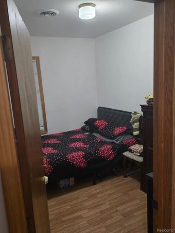 11412 McDougall Street, Hamtramck, MI 48212
