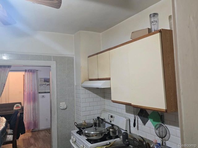 11412 McDougall Street, Hamtramck, MI 48212