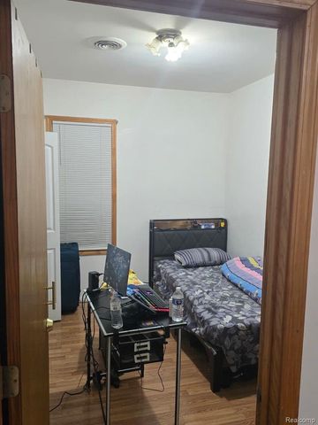 11412 McDougall Street, Hamtramck, MI 48212