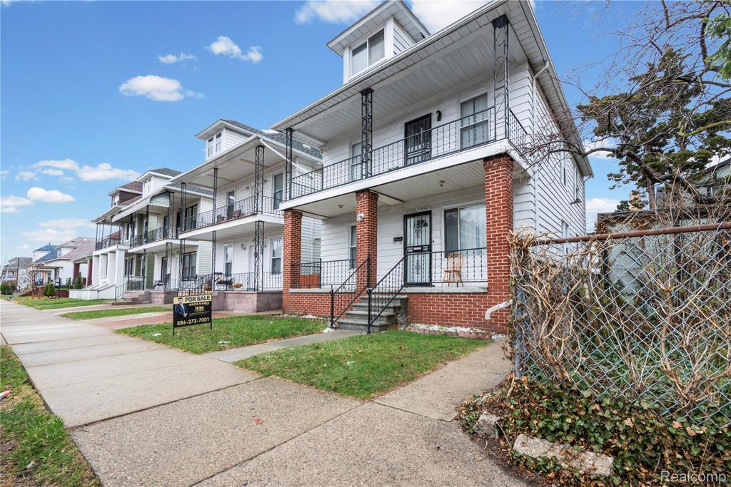 11412 McDougall Street, Hamtramck, MI 48212