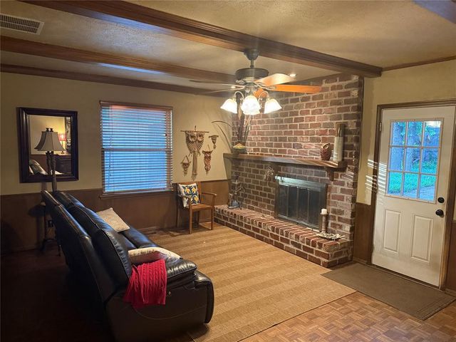 1800 N RollingRidge Avenue, Bethany, OK 73008