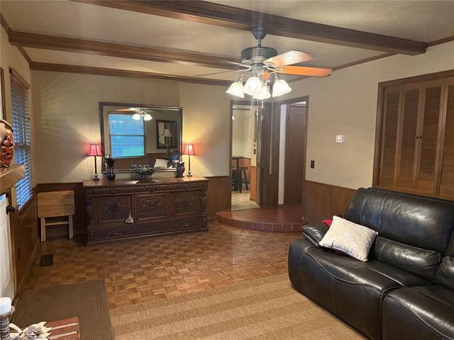 1800 N RollingRidge Avenue, Bethany, OK 73008