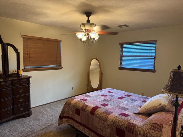 1800 N RollingRidge Avenue, Bethany, OK 73008