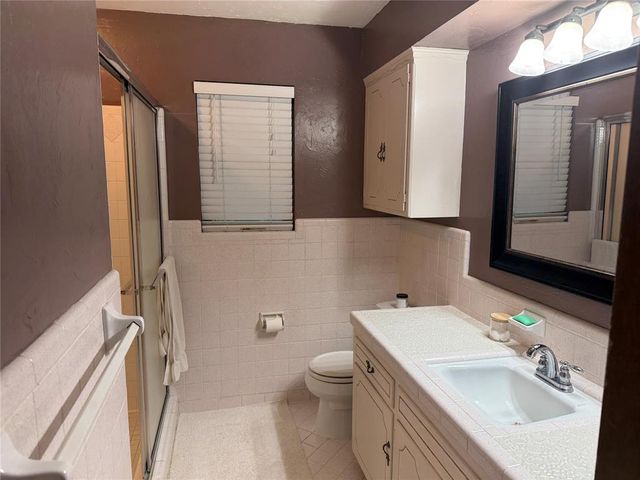 1800 N RollingRidge Avenue, Bethany, OK 73008