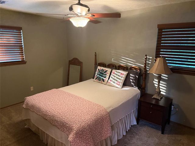 1800 N RollingRidge Avenue, Bethany, OK 73008
