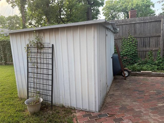 1800 N RollingRidge Avenue, Bethany, OK 73008