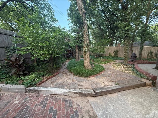 1800 N RollingRidge Avenue, Bethany, OK 73008