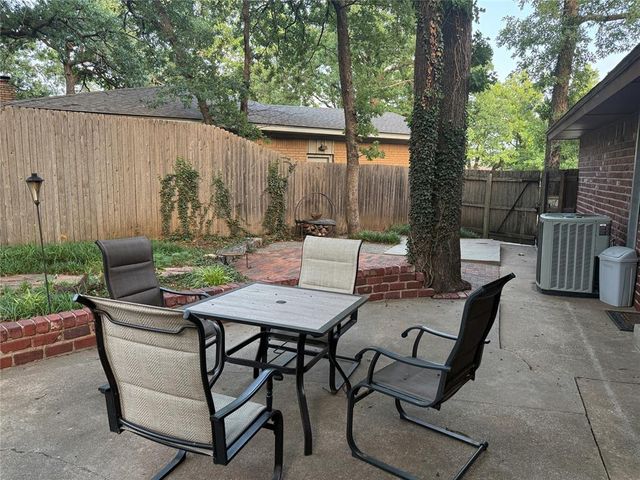 1800 N RollingRidge Avenue, Bethany, OK 73008