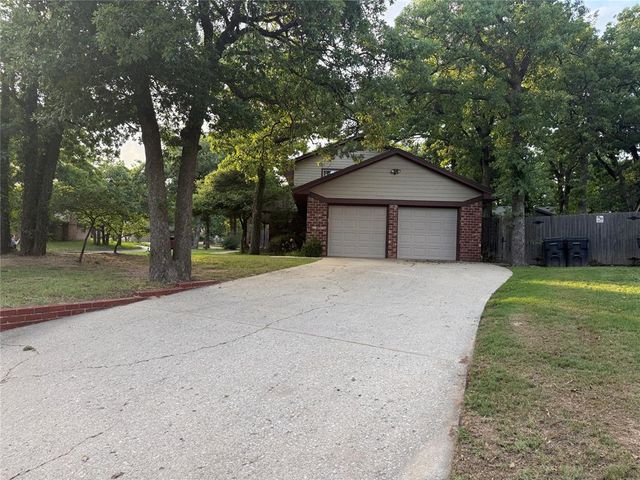 1800 N RollingRidge Avenue, Bethany, OK 73008