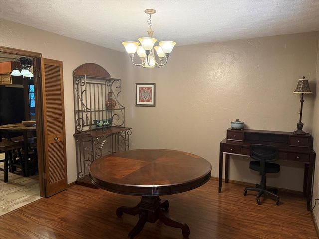 1800 N RollingRidge Avenue, Bethany, OK 73008