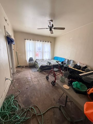 6526 S Hoyne Avenue, Chicago, IL 60636