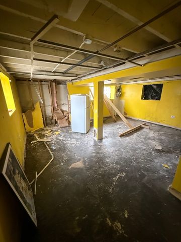 6526 S Hoyne Avenue, Chicago, IL 60636