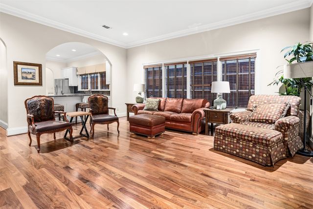 3637 Crestline Road, Fort Worth, TX 76107