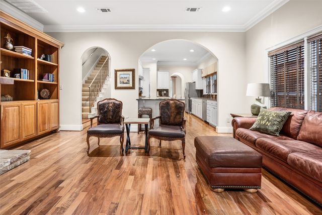 3637 Crestline Road, Fort Worth, TX 76107