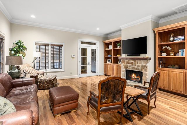 3637 Crestline Road, Fort Worth, TX 76107