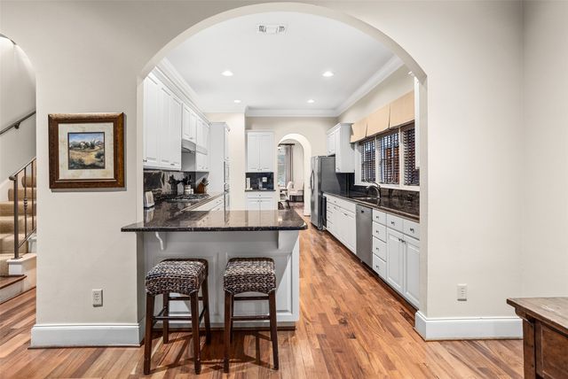 3637 Crestline Road, Fort Worth, TX 76107