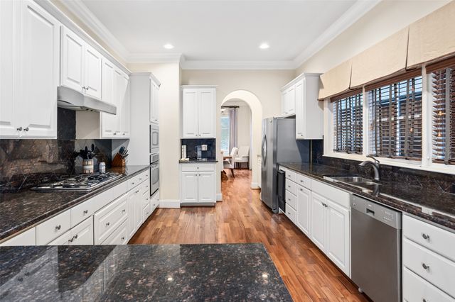 3637 Crestline Road, Fort Worth, TX 76107