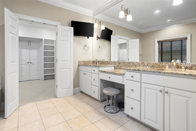 3637 Crestline Road, Fort Worth, TX 76107