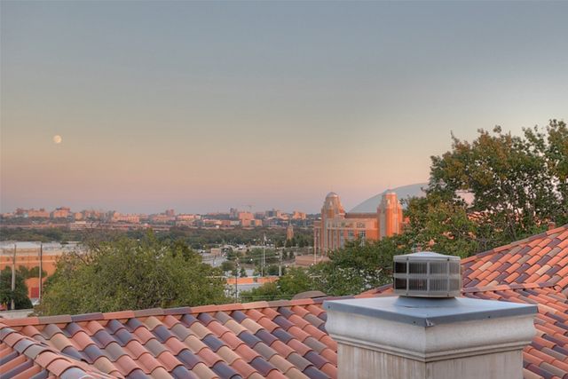 3637 Crestline Road, Fort Worth, TX 76107