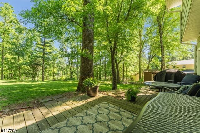23 Country Hill Rd, Clinton Twp., NJ 08833