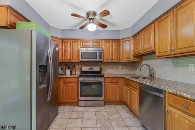23 Country Hill Rd, Clinton Twp., NJ 08833