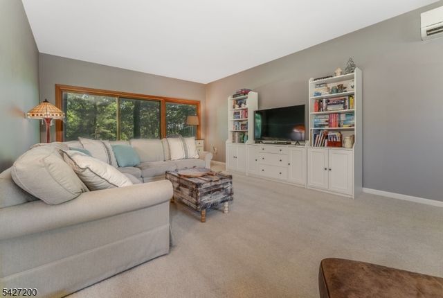 23 Country Hill Rd, Clinton Twp., NJ 08833