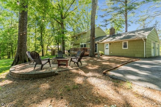 23 Country Hill Rd, Clinton Twp., NJ 08833