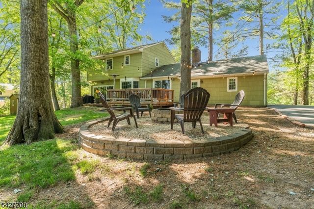 23 Country Hill Rd, Clinton Twp., NJ 08833