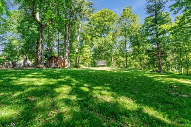 23 Country Hill Rd, Clinton Twp., NJ 08833