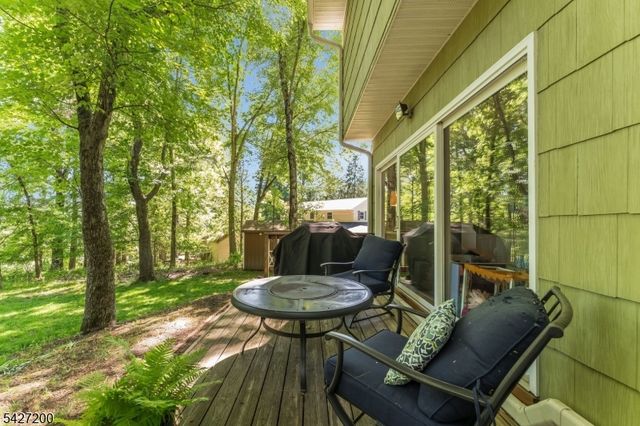 23 Country Hill Rd, Clinton Twp., NJ 08833
