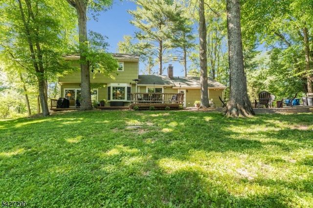23 Country Hill Rd, Clinton Twp., NJ 08833