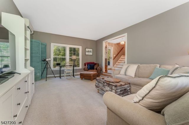 23 Country Hill Rd, Clinton Twp., NJ 08833