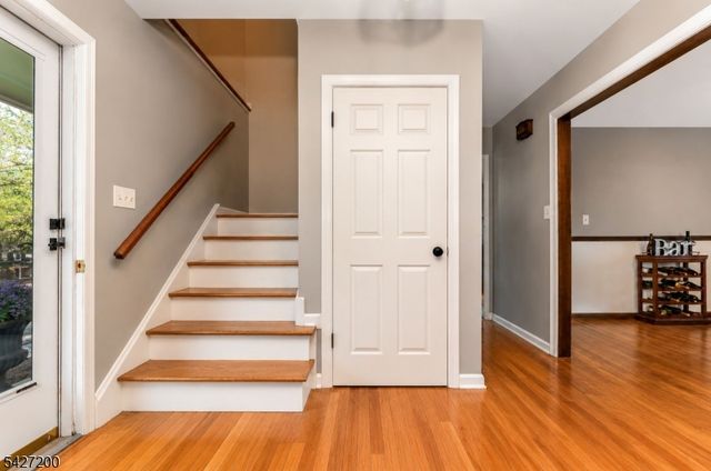 23 Country Hill Rd, Clinton Twp., NJ 08833