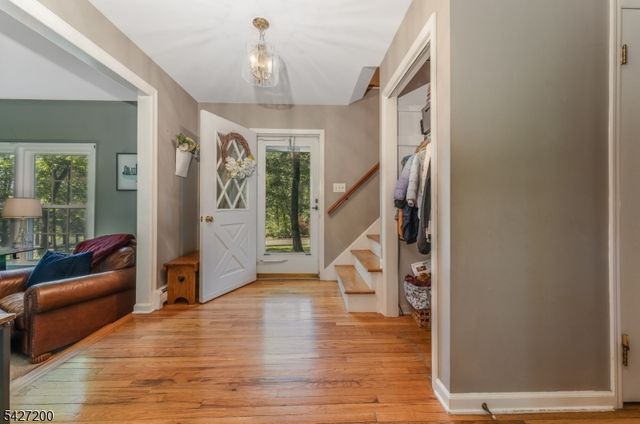 23 Country Hill Rd, Clinton Twp., NJ 08833