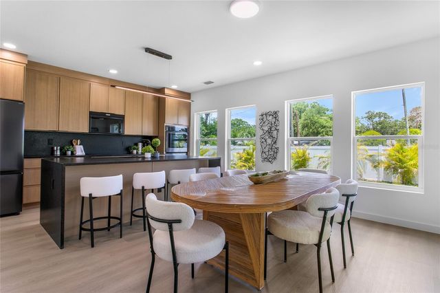4613 QUEENSBORO AVENUE S, St Petersburg, FL 33711