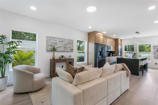 4613 QUEENSBORO AVENUE S, St Petersburg, FL 33711