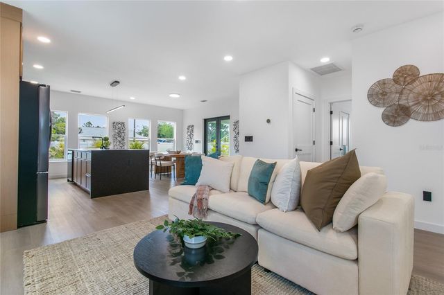 4613 QUEENSBORO AVENUE S, St Petersburg, FL 33711