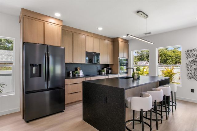 4613 QUEENSBORO AVENUE S, St Petersburg, FL 33711