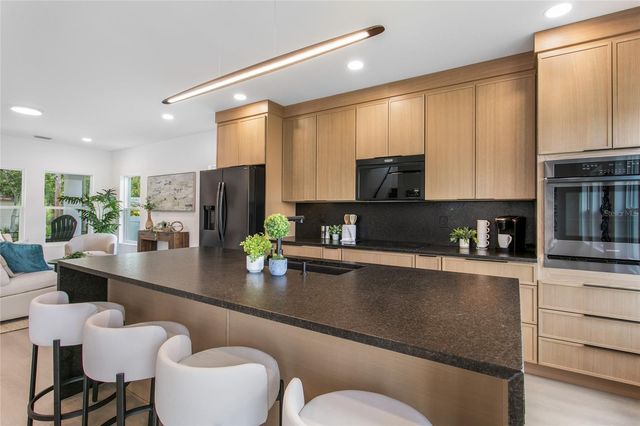 4613 QUEENSBORO AVENUE S, St Petersburg, FL 33711