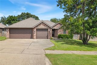 2958 N Cassius Lane, Fayetteville, AR 72704