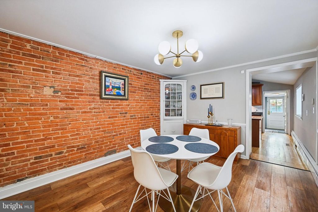 Image 13 of property listing at 219 S WASHINGTON ST, Baltimore, MD 21231