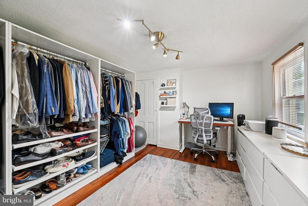 Image 23 of property listing at 219 S WASHINGTON ST, Baltimore, MD 21231